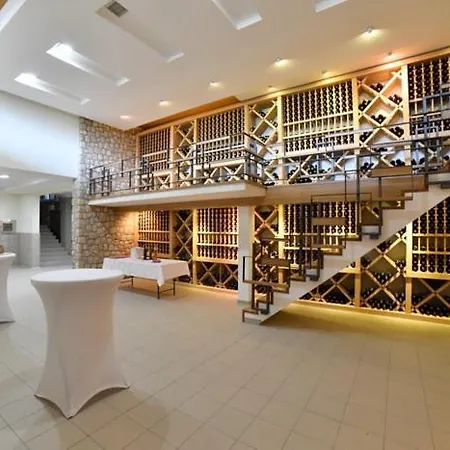 Luxury - Wine Hotel